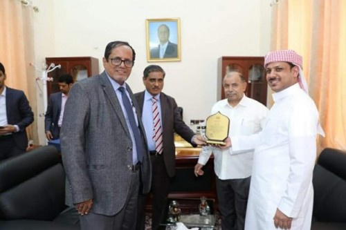 البحسني يكرّم الشخصيات والجهات التي أسهمت في اعادة تشغيل مطار #الريّان الدولي