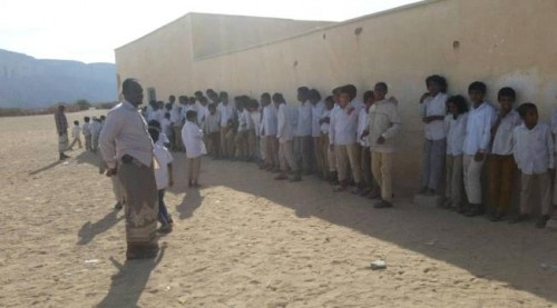 بسبب رفع علم الجنوب.. قوات الاخوان بحضرموت تهدد مدير تربية بالسجن