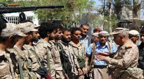 الدفاع تعتمد 300 رتبة عسكرية لمدرسين الإخوان وعناصر الحشد في #تعز