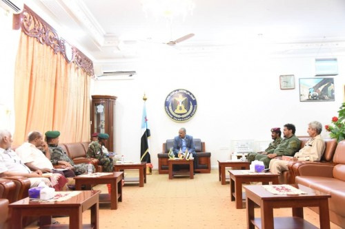 الرئيس الزُبيدي يناقش مع قادة الألوية والوحدات العسكرية والأمنية الجنوبية السبل الكفيلة بإنجاح اتفاق #الرياض