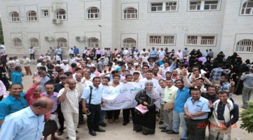 الأكاديميون المعينون بجامعة عدن يلوحون بالتصعيد