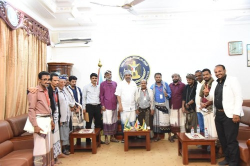 الرئيس الزُبيدي يلتقي رئيس انتقالي #شبوة وأعضاء الهيئة التنفيذية لقيادة المحافظة