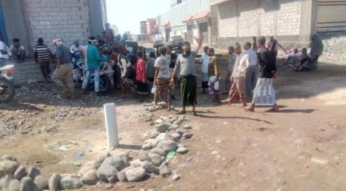 ضباط وجنود اللواء 39 مدرع يحتجون على حجب رواتبهم