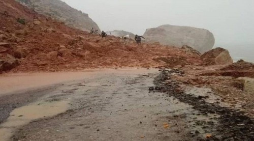 استجابة لمناشدات الأهالي.. مؤسسة(خليفة) الإنسانية تستعد لفتح طريق "حيبق" بسقطرى