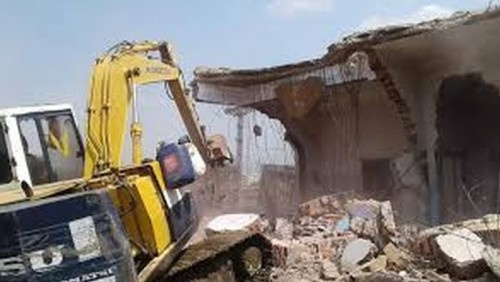 حملة لإزالة العشوائيات المعيقة للمواطنين في المكلا