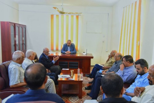 الرئيس الزُبيدي يُبارك نجاح القمة الـ40 لقادة دول مجلس التعاون الخليجي