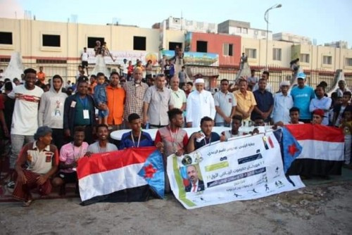 برعاية الرئيس الزبيدي.. اختتام سباقات بطولة السباحة المفتوحة للهواة ضمن "مهرجان حضرموت الرياضي الأول" (صور)