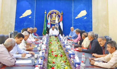 الرئيس الزُبيدي يترأس اجتماعاً للهيئة التنفيذية لانتقالي #العاصمة_عدن