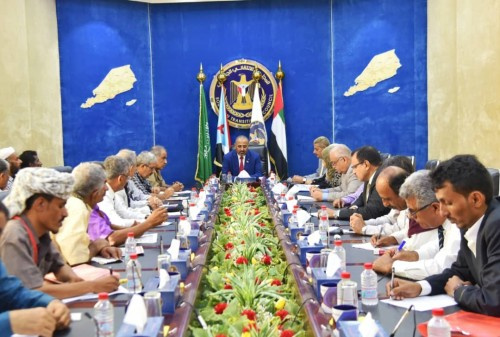 الرئيس الزُبيدي يترأس اجتماعاً مشتركاً لهيئة رئاسة المجلس والهيئة التنفيذية لانتقالي أبين