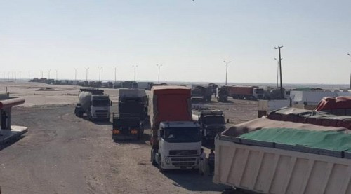 لليوم الثاني.. أهالي الأسرى المحتجزون في سجون الاخوان ب#شبوة يقطعون طريق ثلاث محافظات