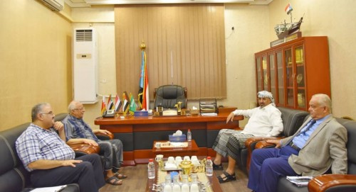 الرئيس الزُبيدي يناقش مع رئيس تحرير صحيفة "الأيام" سُبل كسر الحصار المفروض على الإعلام الجنوبي