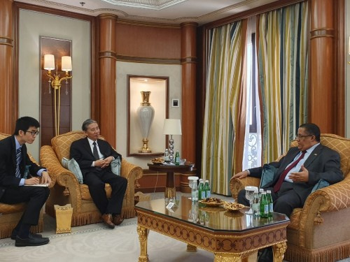 الدكتور الخبجي يُطلع السفير الصيني لدى #اليمن على إجراءات تنفيذ اتفاق #الرياض