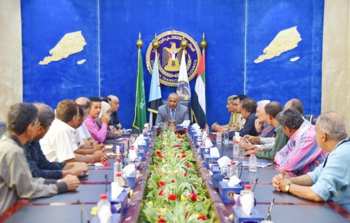 الرئيس الزُبيدي يرأس اجتماعاً مشتركاً لهيئة رئاسة المجلس مع نخبة من المفكرين الجنوبيين