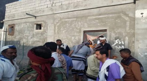 رئيس انتقالي لحج يقدم واجب العزاء لأسرة الشهيد القائد سمير الحوشبي بالمسيمير