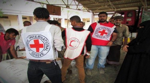 الحوثيون يقتحمون مقرات الصليب الاحمر في الحديدة