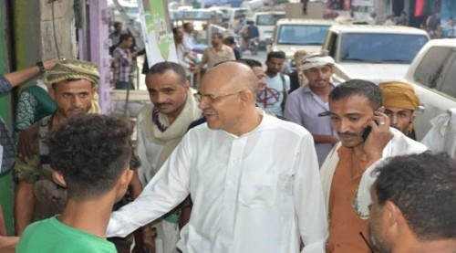 نجاة محافظ تعز من محاولة اغتيال وإصابة أحد أفراده