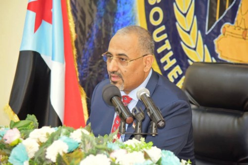 الرئيس الزُبيدي يلتقي بنخبة من منتسبي نادي القضاة الجنوبيين