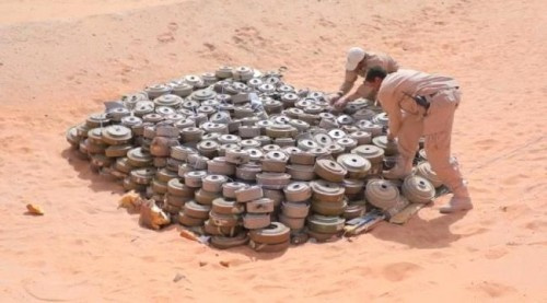 العثور على حقل ألغام حوثي بحي منظر بالحديدة