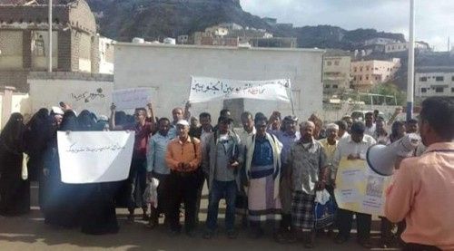 نقابة المعلمين الجنوبيين تكشف حقيقة تعرض وقفة منتسبيها لاعتداء من قبل حماية معاشيق