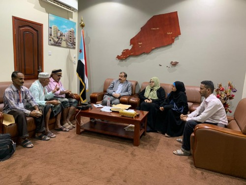 اللواء بن بريك يلتقي قيادة نقابة المعلميين التربويين الجنوبيين