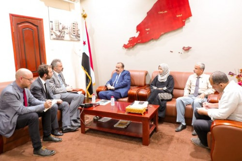 اللواء بن بريك يلتقي رئيس اللجنة الدولية للصليب الأحمر ب#العاصمة_عدن