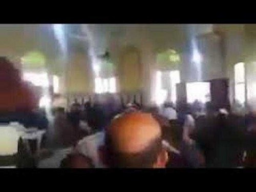 خطيب حوثي يتطاول على الصحابة في خطبة الجمعة وهكذا كانت ردة فعل المصليين؟!