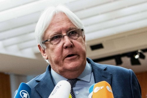 صحيفة دولية: الحوثيون والشق الإخواني في الشرعية أبرز المستفيدين من صفقة تبادل الأسرى