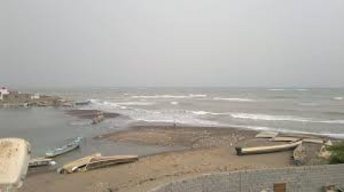 الإصلاح يحول سواحل شقرة في أبين إلى مركز لتهريب الأسلحة من تركيا