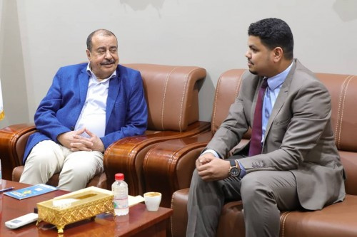اللواء بن بريك يناقش مع رئيس مؤسسة "وعي" آليات تدريب وتأهيل شباب حضرموت خلال المرحلة القادمة