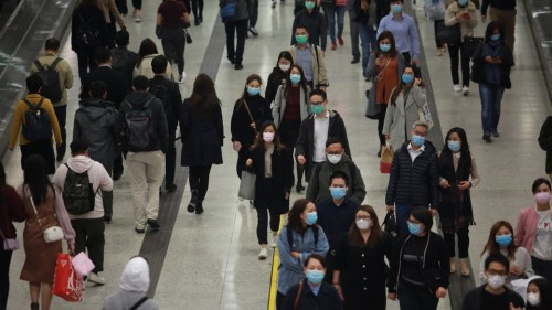 مشاهير في قبضة كورونا.. الفيروس لم يرحم أحداً