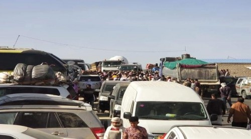 حجر "صحي" في العراء.. الحوثي يحتجز 3 آلاف مسافر في البيضاء اليمنية