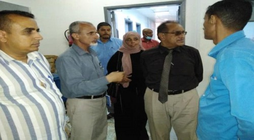 مدير مكتب الصحة بعدن ورئيس لجنة الصحة بالانتقالي يتفقدان تجهيزات المحجر الصحي