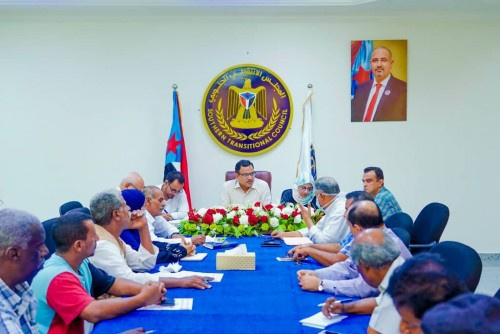 السقطري يبحث مع مدير صندوق النظافة سُبل تنسيق الجهود لإطلاق حملة نظافة واسعة بالعاصمة عدن