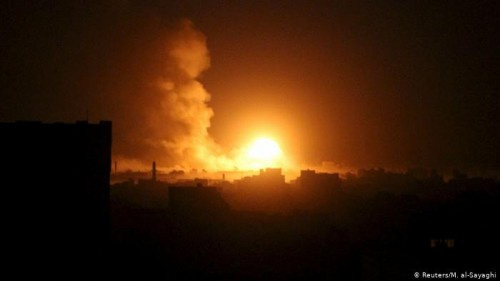 غارات جوية عنيفة على مواقع الحوثيين في صنعاء وعمران