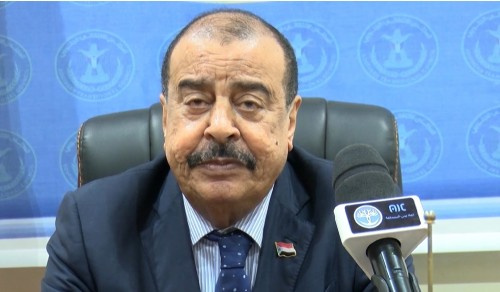 اللواء بن بريك يدعو جنوبيي الأحزاب اليمنية للانضمام إلى شعبهم