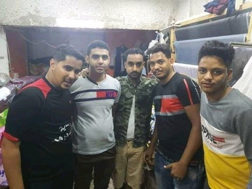 الرئيس الزُبيدي يشيد بشجاعة شباب كريتر في إنقاذهم مواطن جرفته سيول الامطار