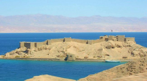مصادر من داخل جزيرة حنيش تنفي شائعة سقوطها بيد اريتريا