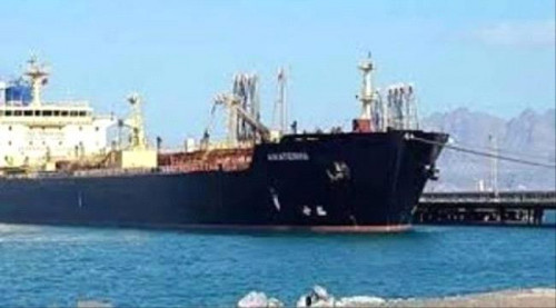 شحنة من المازوت خاصة بمحطات الكهرباء تصل العاصمة عدن