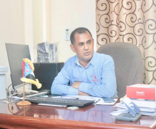 قيادي في الانتقالي يُحمل البنك المركزي مسؤولية تعثر جهود صرف المرتبات