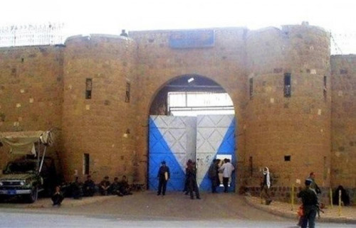 صنعاء.. مساعي حوثية للإفراج عن قيادات بارزة بالقاعدة