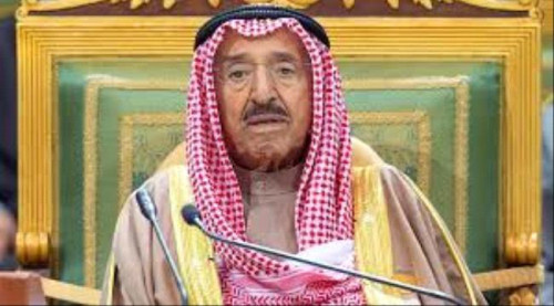 أمير الكويت يفوض ولي عهده بممارسة مهامه