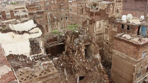 بعد فضحه للجماعة.. الحوثي يقيل أحد مسؤوليه في صنعاء