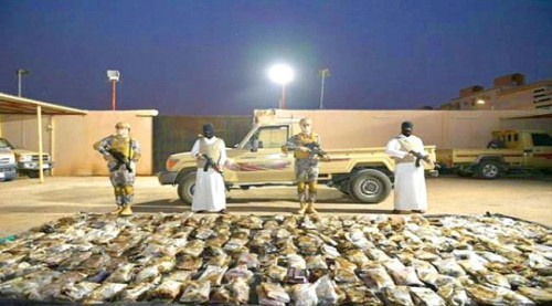 إحباط محاولات تهريب طنين من الحشيش والقات الى السعودية