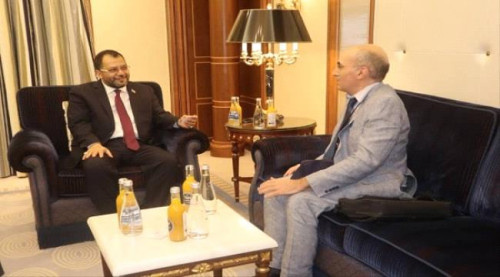 الكاف يناقش مع نائب سفير جمهورية فرنسا دوافع الانتقالي لتعليق مشاورات الرياض