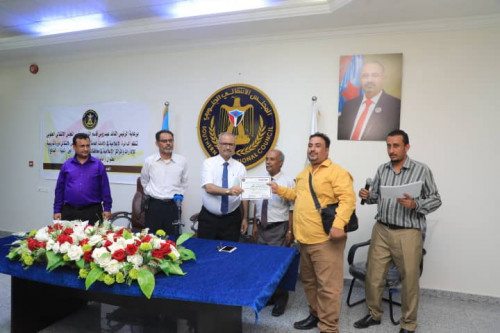 إعلامية الانتقالي تختتم دورة إعداد التقارير التلفزيونية لإعلاميي المحافظات وتكرم المشاركين