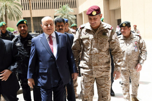 الرئاسة اليمنية تعدّ للإطاحة بعلي محسن الأحمر والمقدشي وقيادات ميدانية