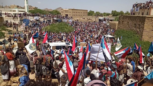 شاهد الصور.. أبناء شبوة ينتفضون رفضاً لتزييف إرادتهم ودعما لقرارات قيادة المجلس الانتقالي الجنوبي