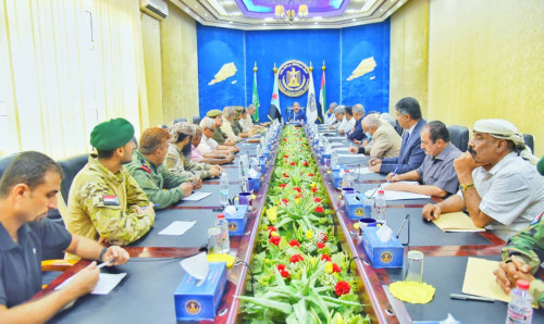 هيئة رئاسة المجلس الانتقالي تعقد اجتماعها الدوري بمشاركة قادة الوحدات العسكرية والأمنية الجنوبية