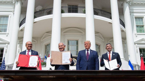 معاهدة السلام التاريخية.. هكذا علق ساسة وخبراء حول العالم