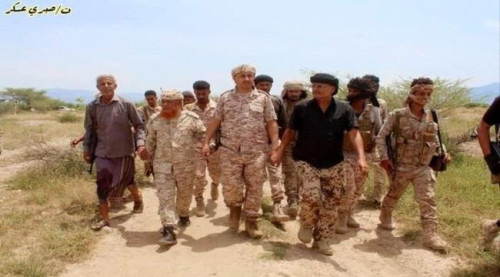 القائدان النوبي ومعوضه يزوران الخطوط الامامية لجبهات حجر والفاخر شمال الضالع